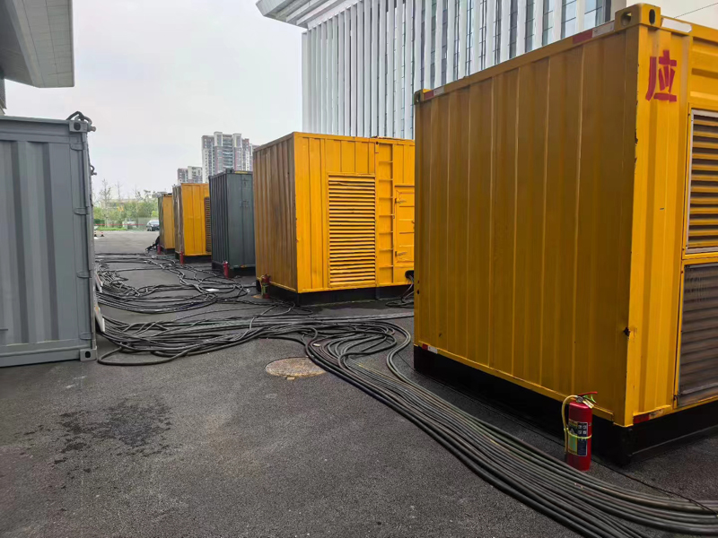 中原不同季节柴油发电机组保养有哪些注意事项?